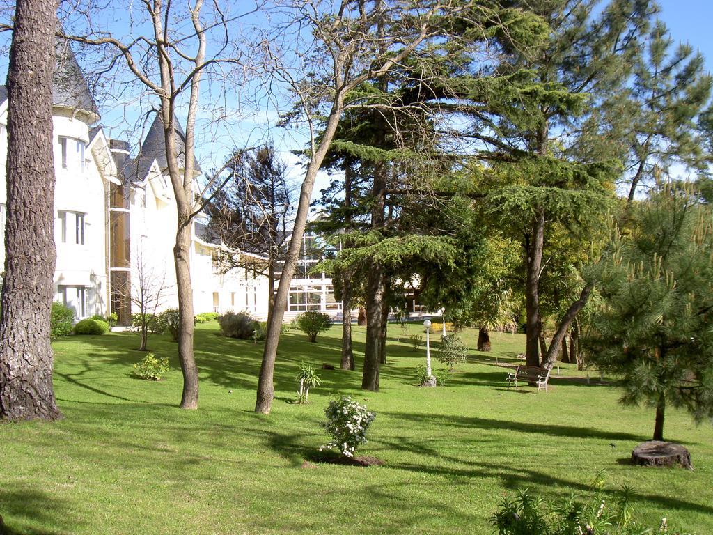 Parque Hotel Jean Clevers Punta del Este Eksteriør billede The park of the Château de launay