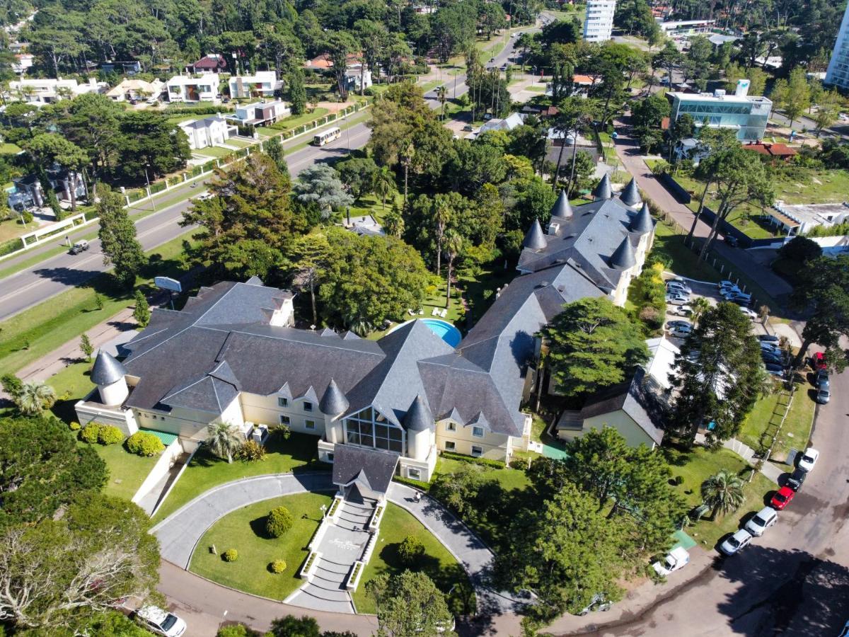 Parque Hotel Jean Clevers Punta del Este Eksteriør billede Aerial view of the hotel