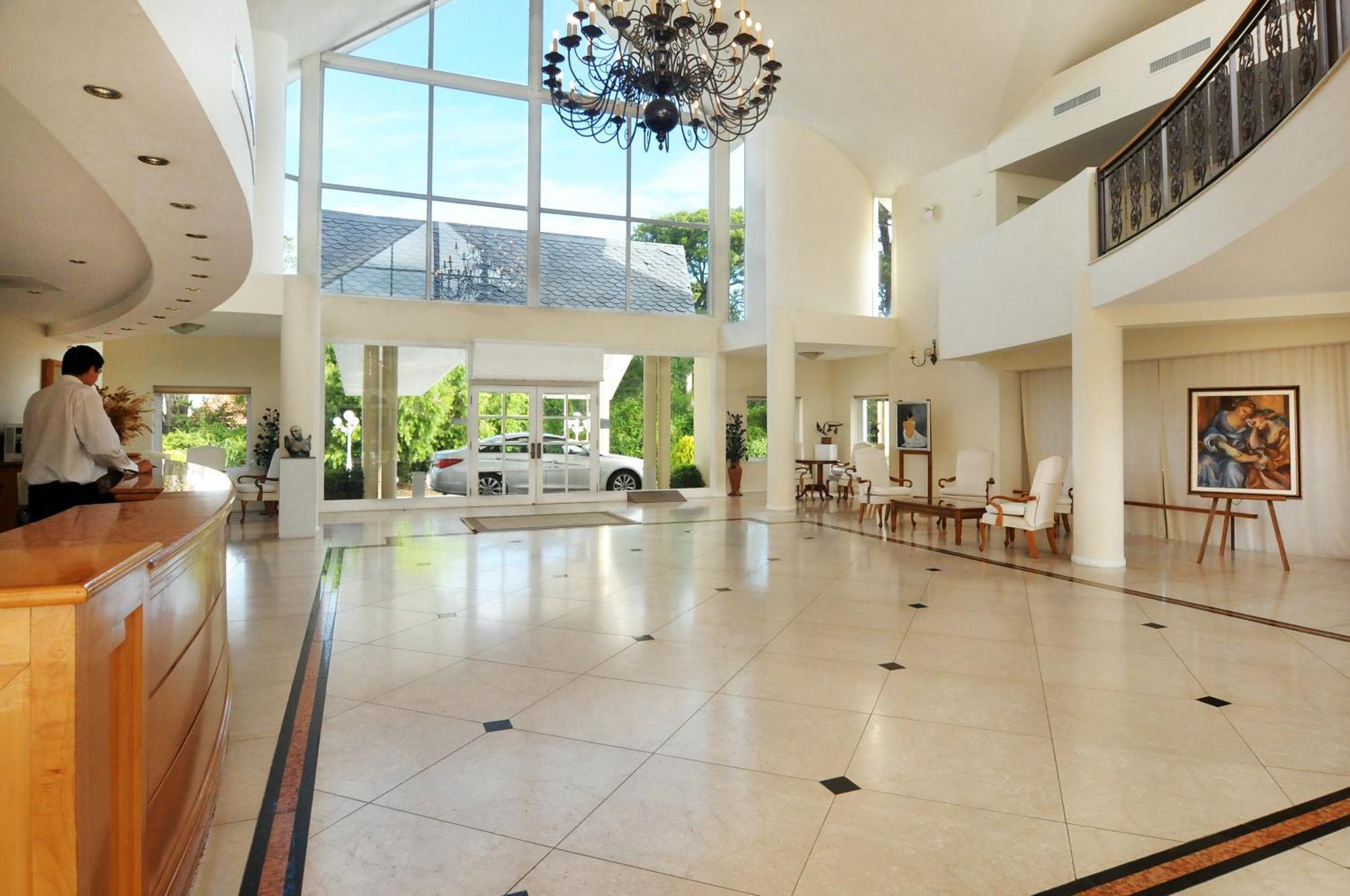 Parque Hotel Jean Clevers Punta del Este Eksteriør billede The lobby of the hotel
