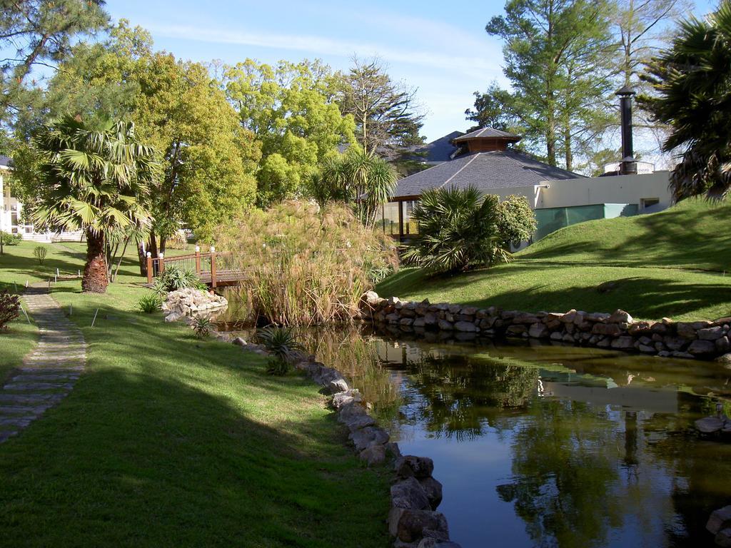 Parque Hotel Jean Clevers Punta del Este Eksteriør billede The stream in the park